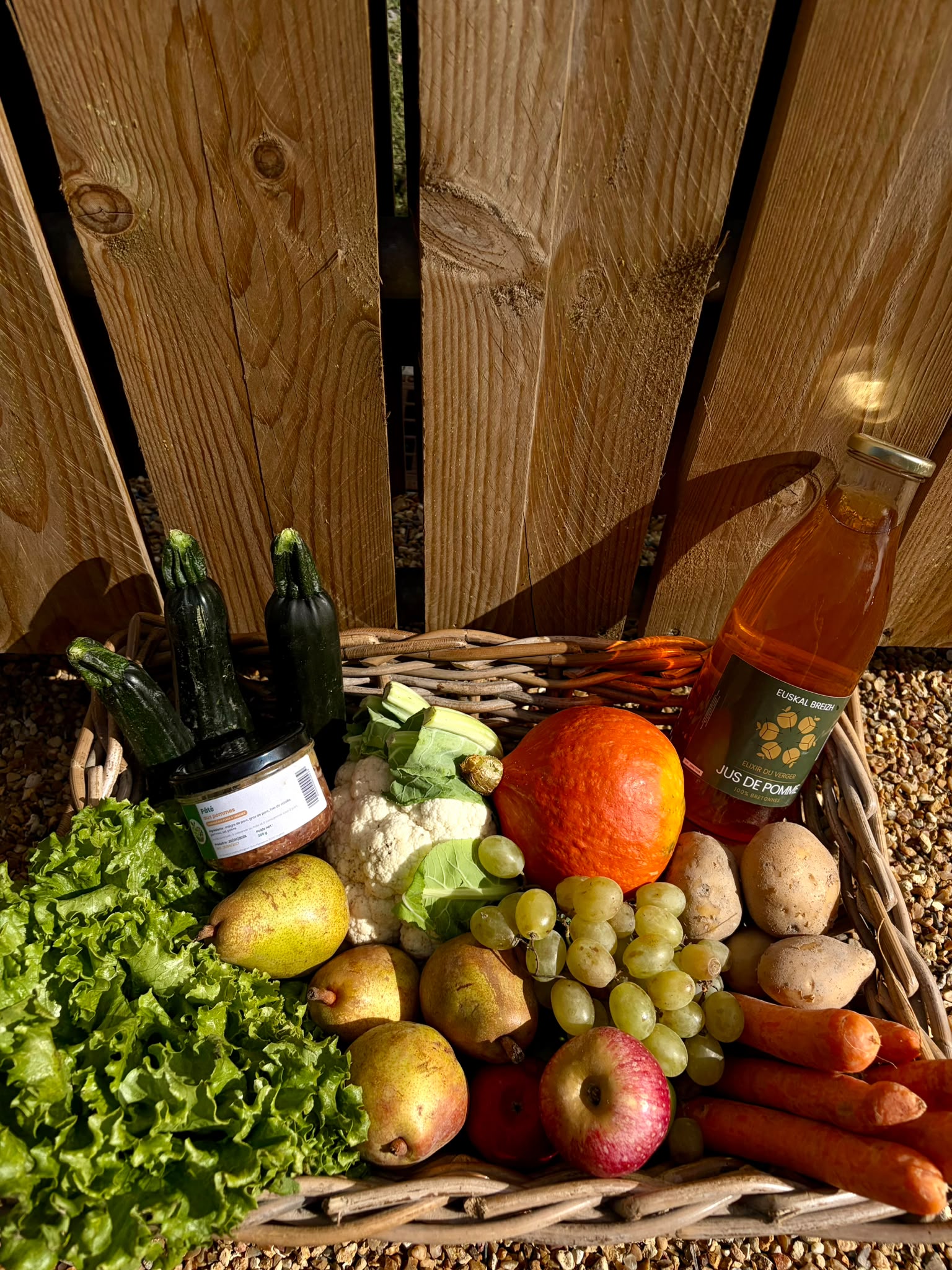 Panier de saison Potager, Verger et Ferme avec jus de pomme de la ferme